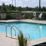 Hampton Inn & Suites-Austin Airport 