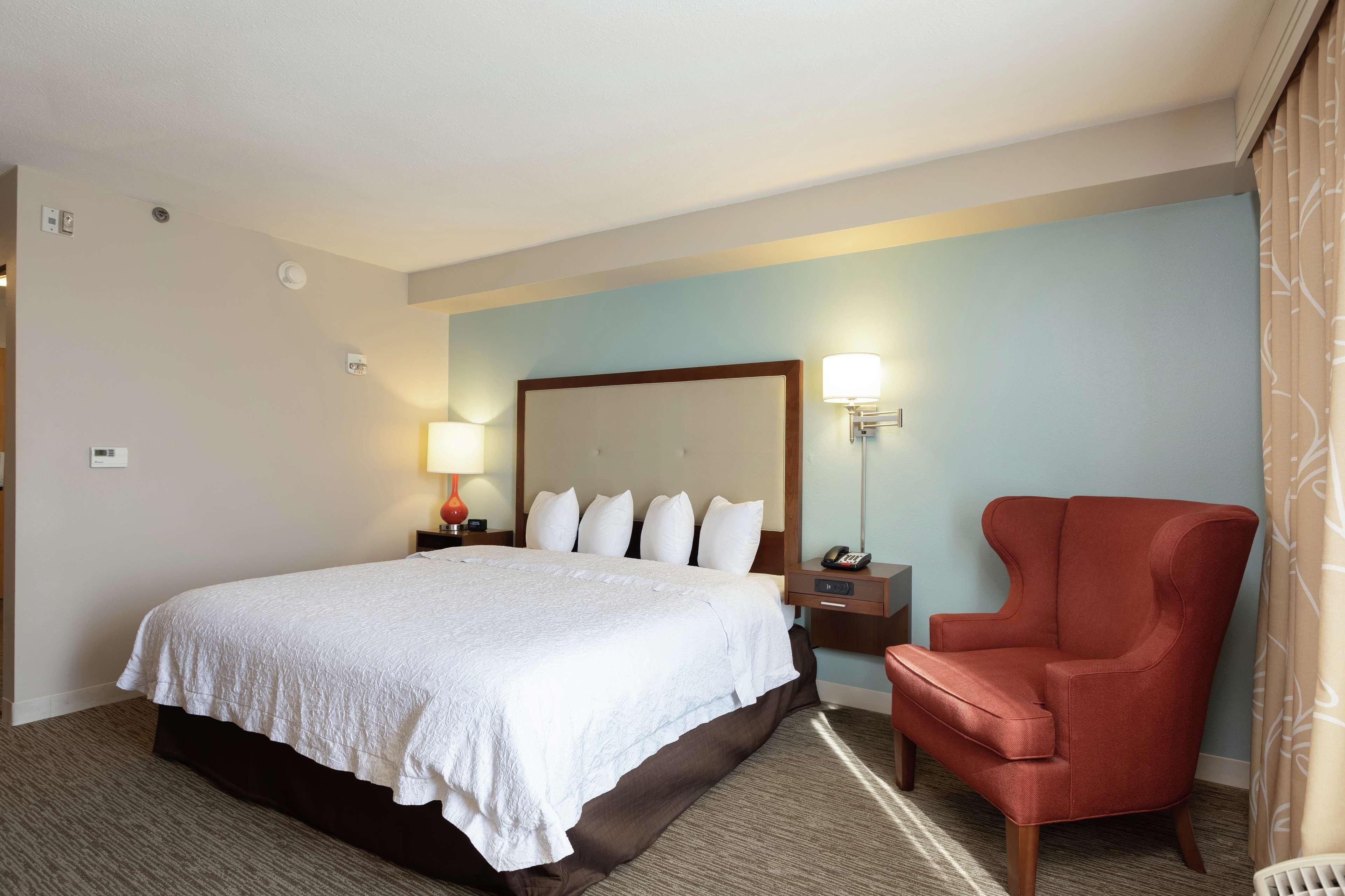 Hampton & Suites-austin Airport 3*