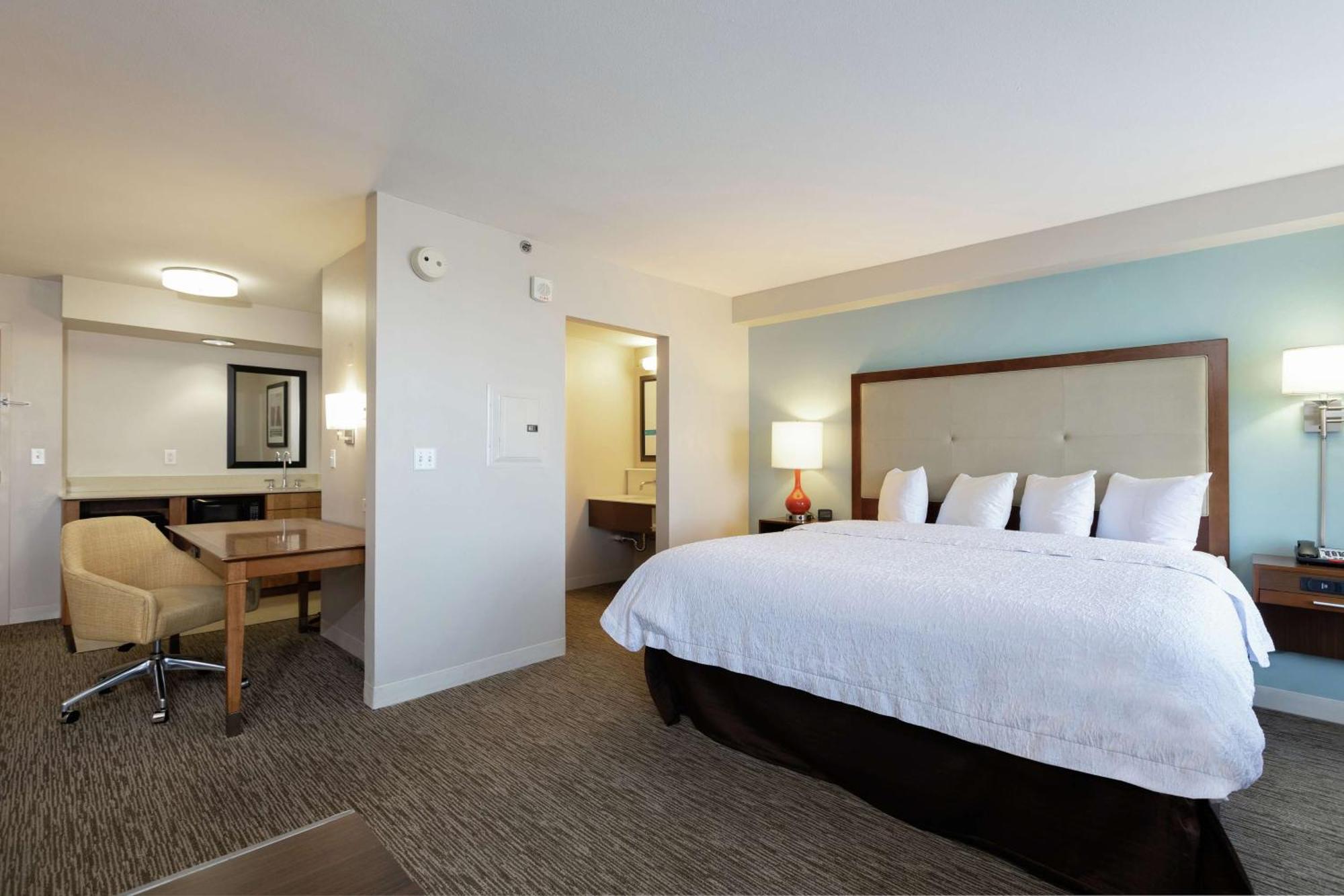 Hampton & Suites-austin Airport Hotel Austin