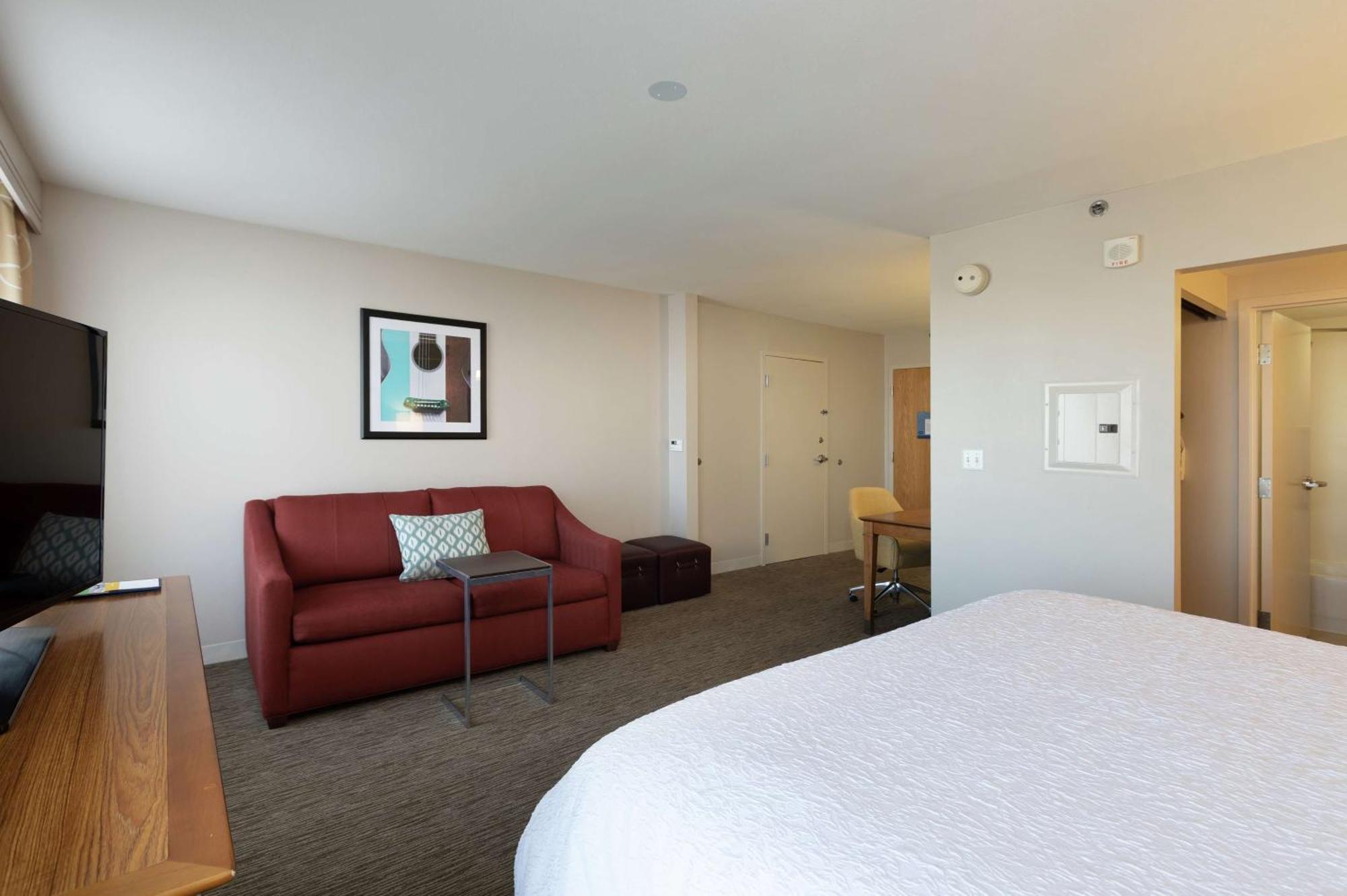 Hampton & Suites-austin Airport 3*