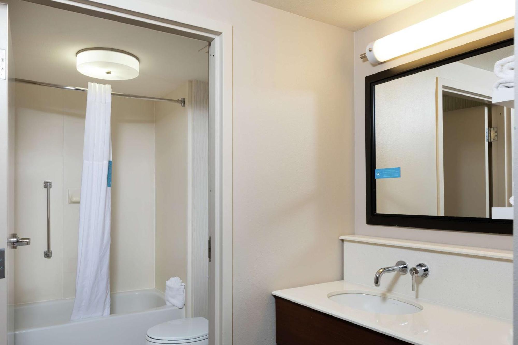Hotel Hampton & Suites-austin Airport Austin