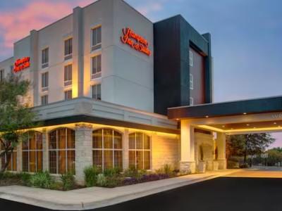 Hampton & Suites-austin Airport Hotel