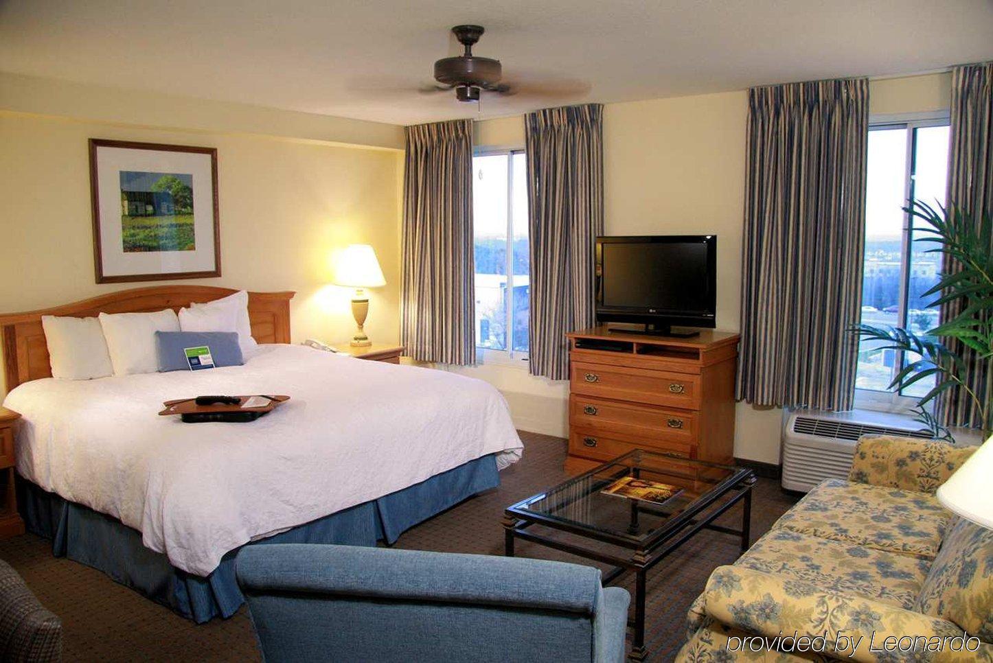 Hotel Hampton & Suites-austin Airport