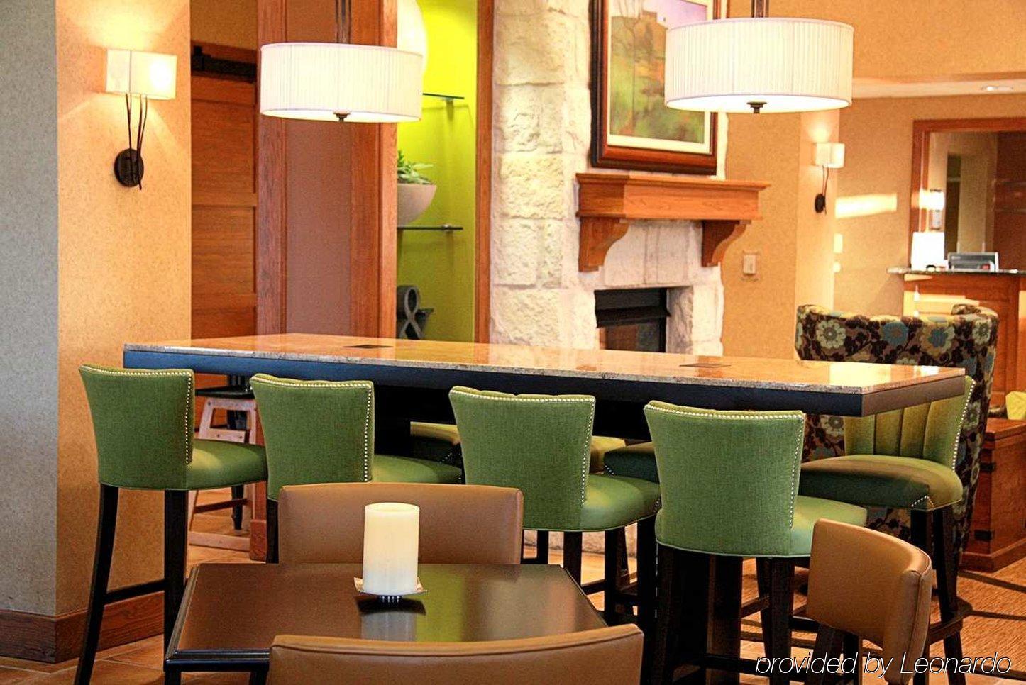 Hotel Hampton & Suites-austin Airport 3*
