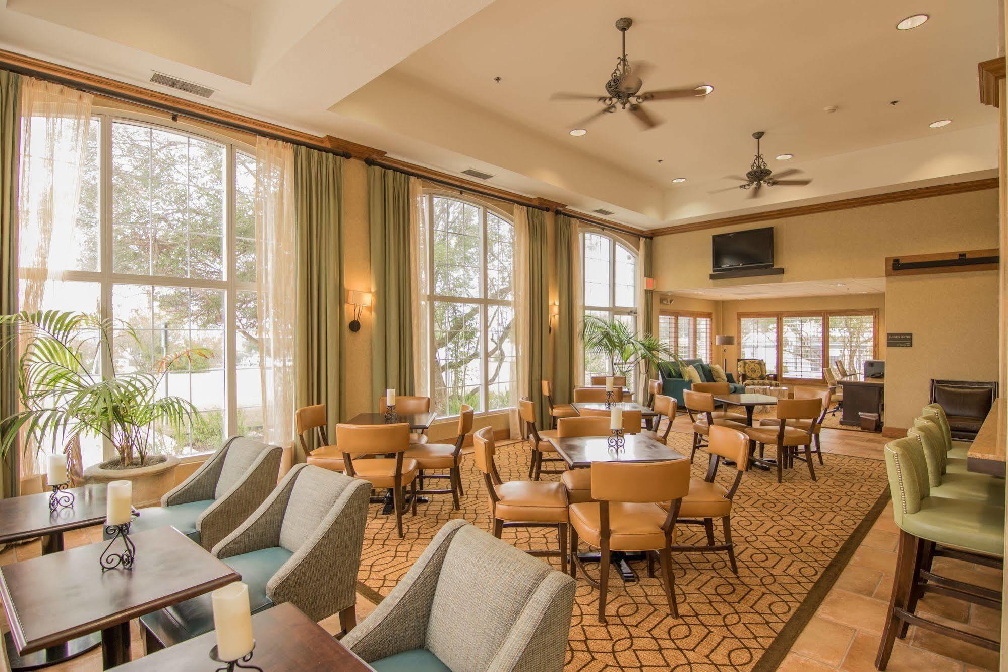 Hotel Hampton & Suites-austin Airport