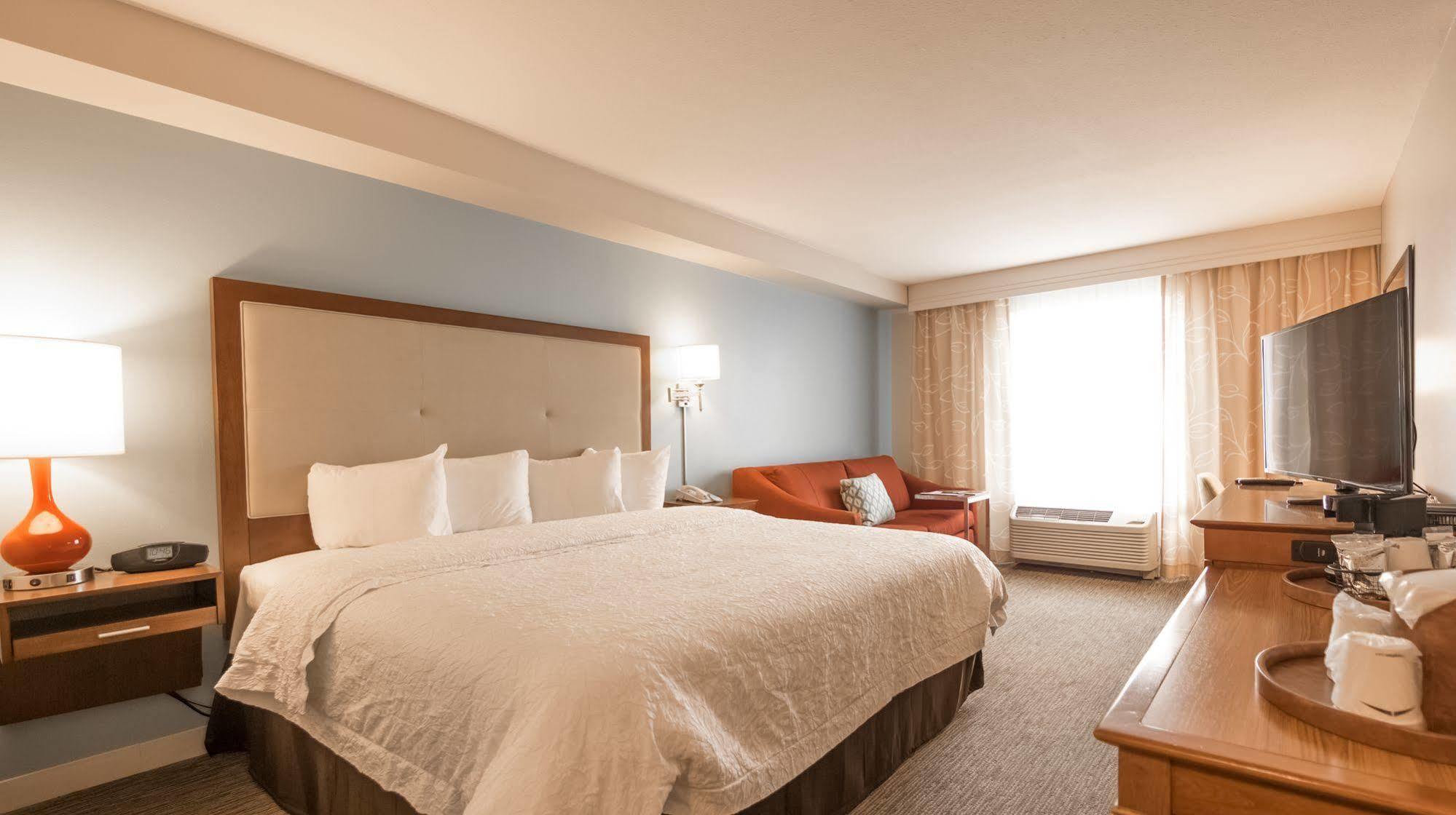 Hampton & Suites-austin Airport 3*