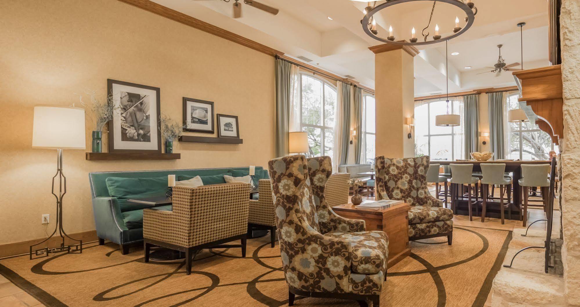 Hampton & Suites-austin Airport Hotel
